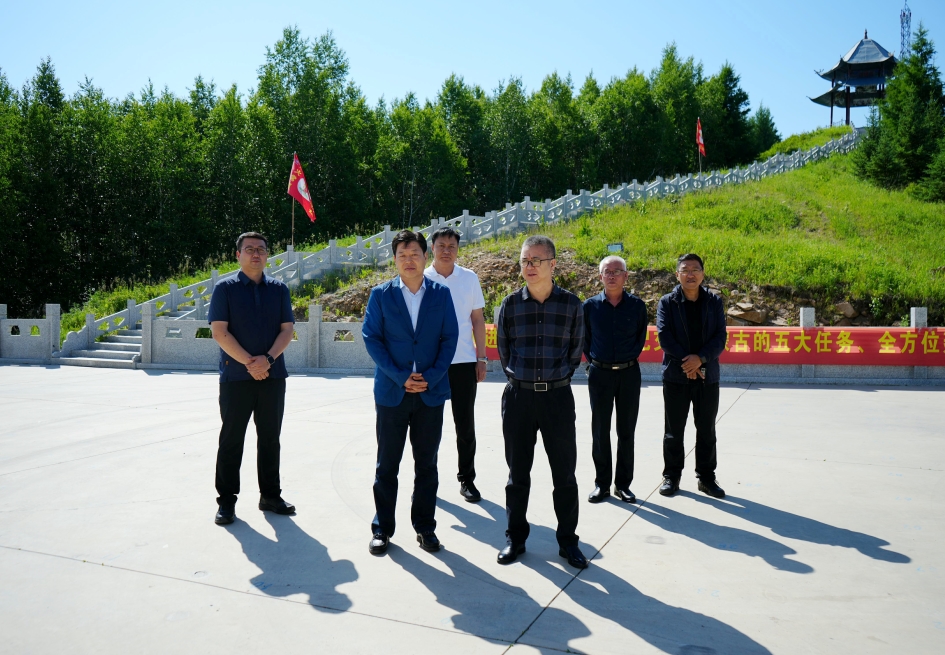 6.27劉新紅一行到阿爾山森工公司調(diào)研1.jpg 6.27劉新紅一行到阿爾山森工公司調(diào)研1.jpg